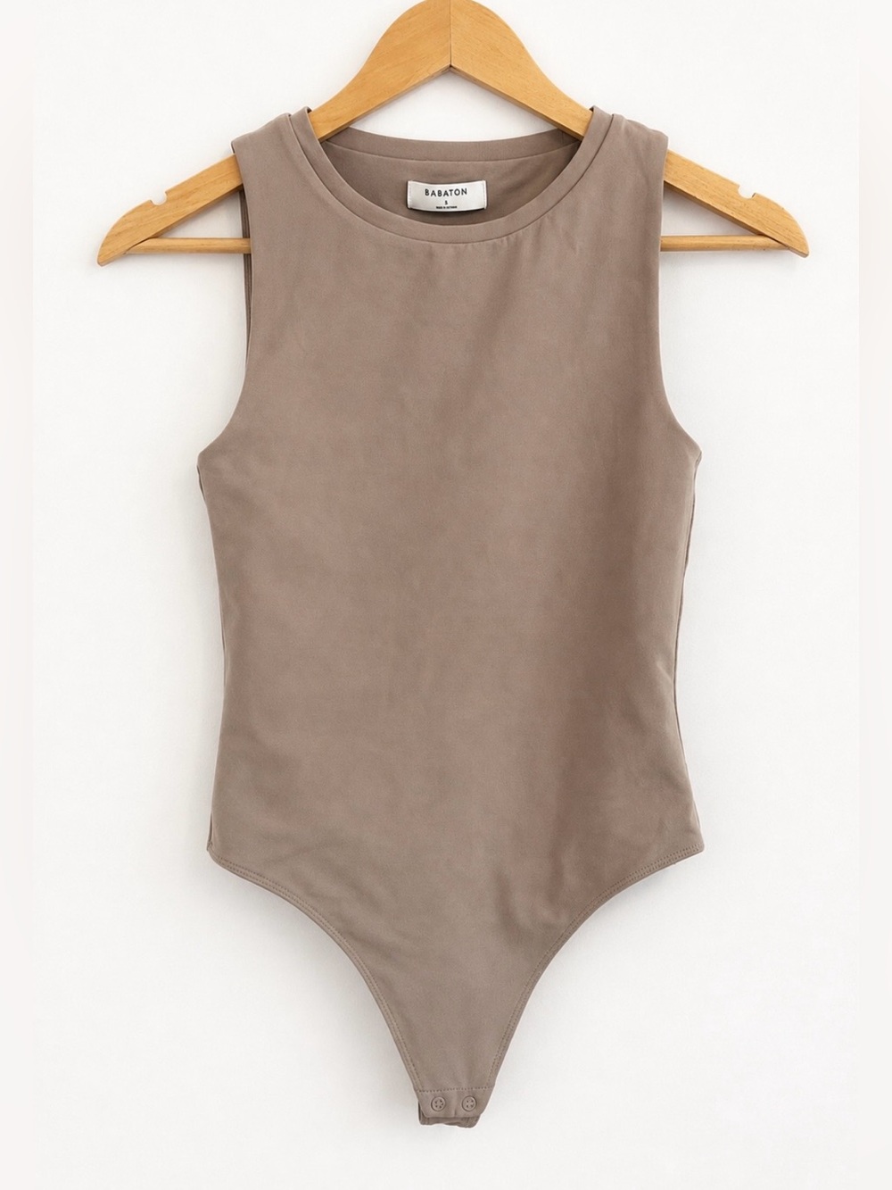 Aritzia Babaton Contour Crew Neck Bodysuit Clean Girl Taupe Brown Small